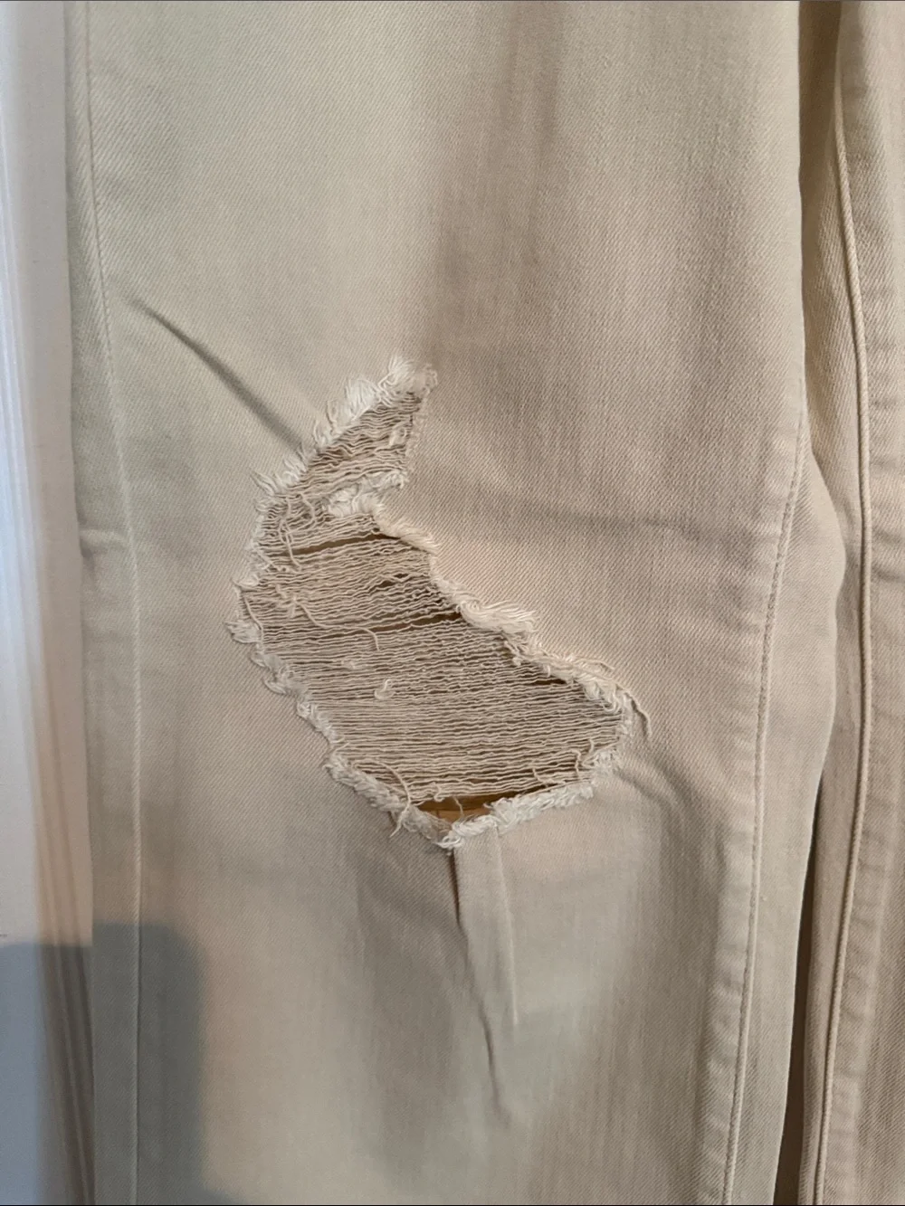 Judy Blue Beige Wide Leg Distressed Jeans